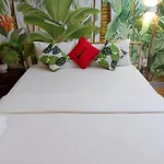 Reddoorz Romarin Hotel