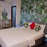 Reddoorz Romarin Hotel